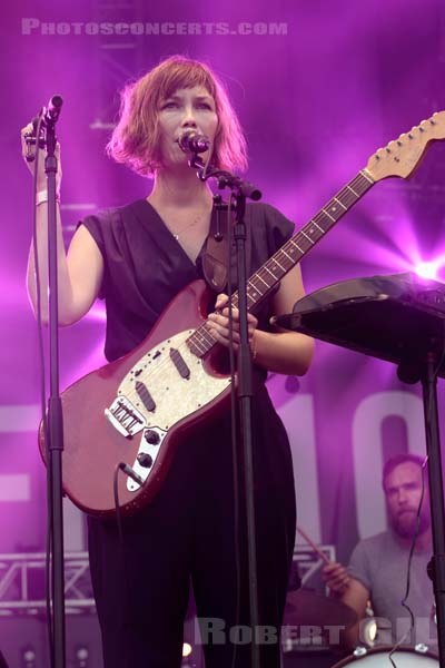 MINA TINDLE - 2015-06-25 - PARIS - Place de la Republique - 